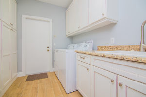 Image of the Laundry Room Renovated By MEL-RY